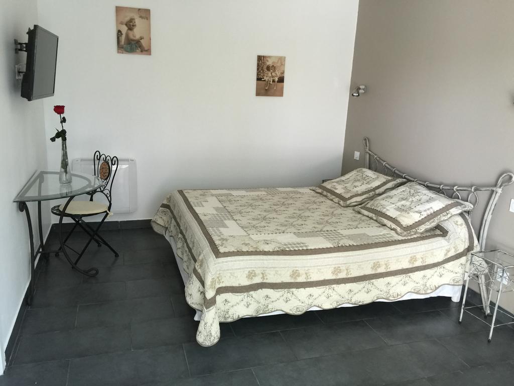 Chambres D'Hotes Le Mas Du Bijou Bleu Puget-sur Argens Luaran gambar